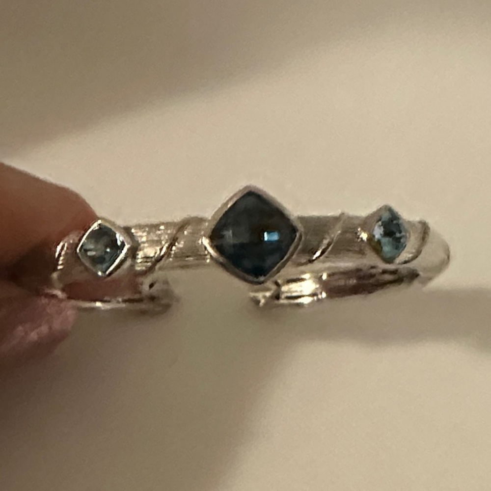 Elegant Blue 💎 topaz sterling silver hinged cuff bracelet - Picture 13 of 13